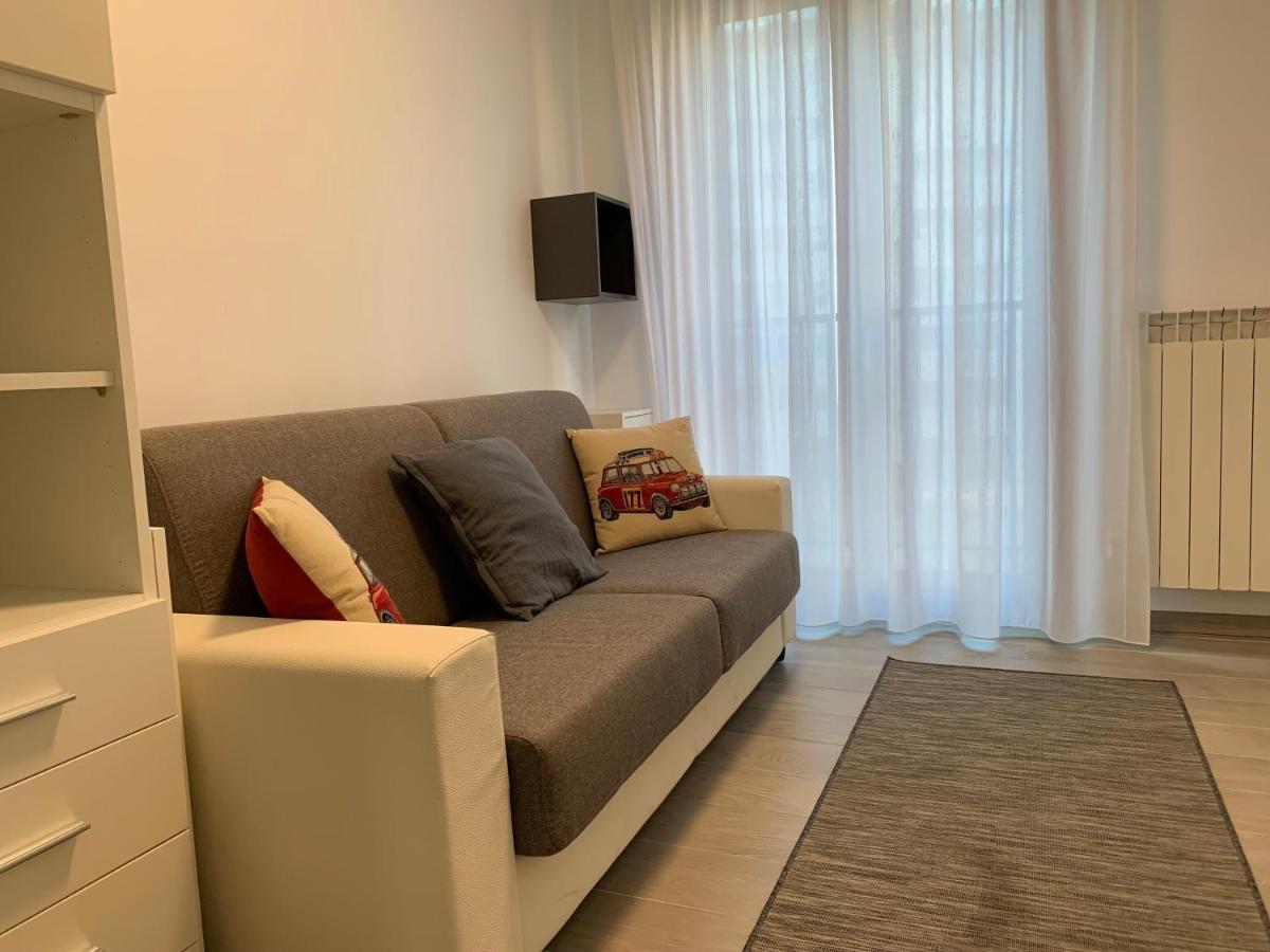 Trilocale In Zona Bocconi/Navigli Apartment Milan Bagian luar foto
