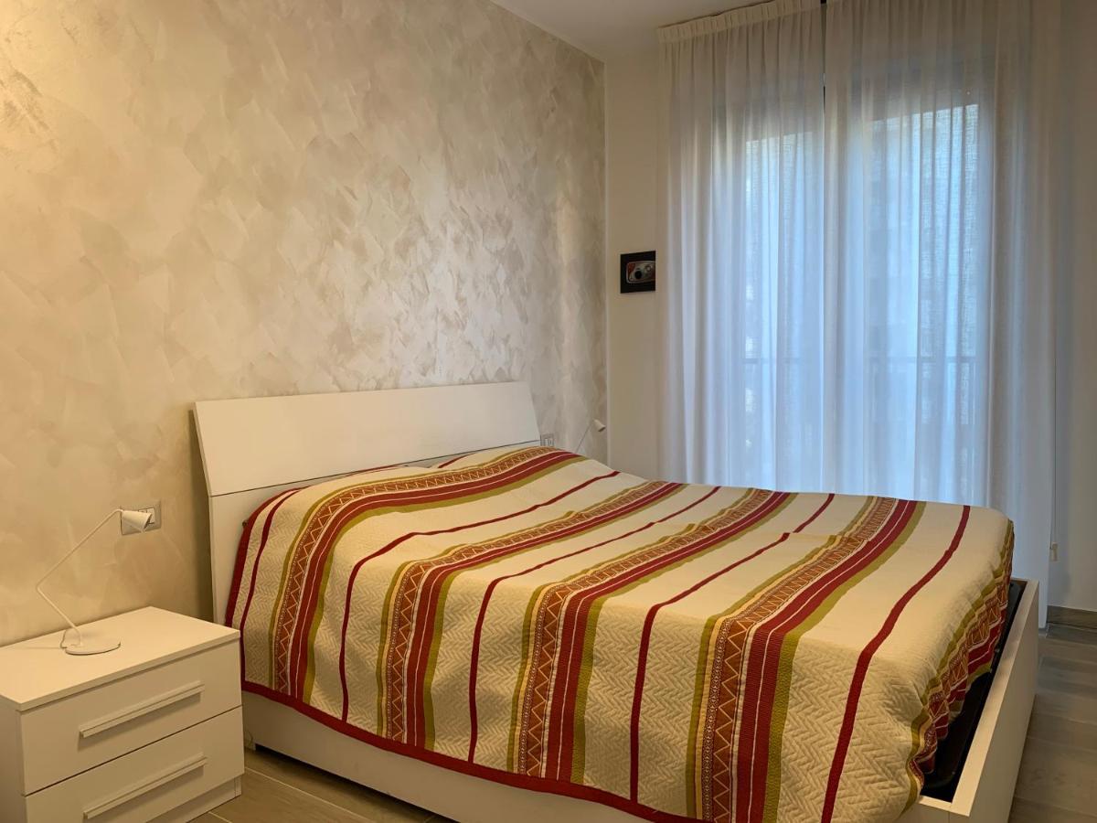 Trilocale In Zona Bocconi/Navigli Apartment Milan Bagian luar foto